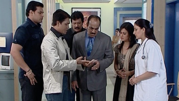 CID (Bangla) Episode No.565 on JioTV