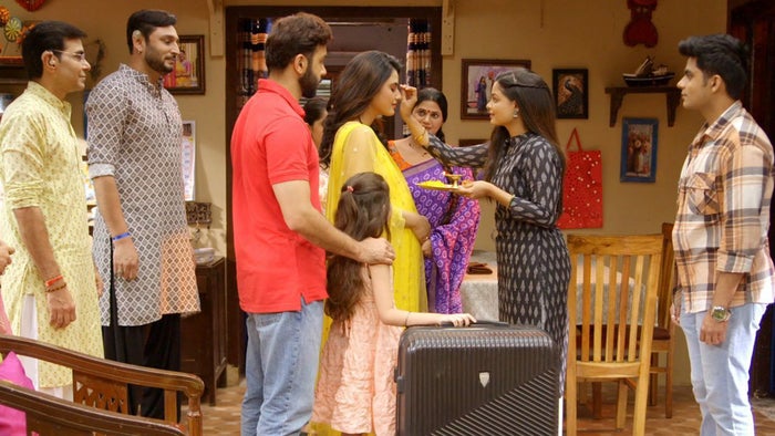 Pushpa Impossible Episode No.915 on JioTV