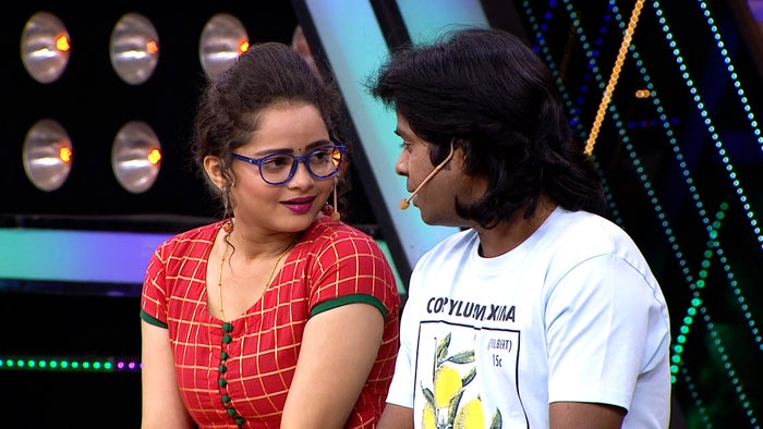 Maharashtra Chi Hasya Jatra Navya Korya Vinodacha Punha Nava Hangam Episode No.12 on JioTV