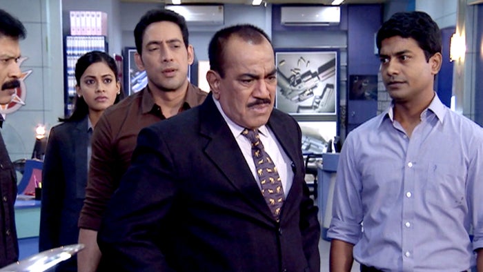 CID (Bangla) Episode No.872 on JioTV