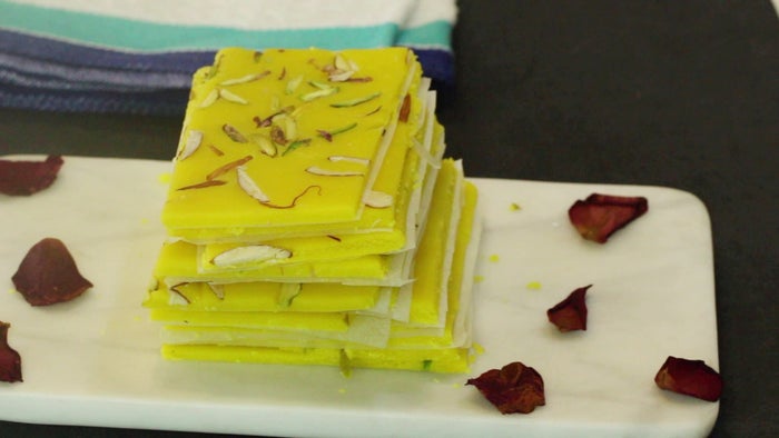 Aaj Kay Banvu Ya? Madhura Special Episode No.154 on JioTV