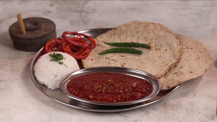 Aaj Kay Banvu Ya? Madhura Special Episode No.156 on JioTV