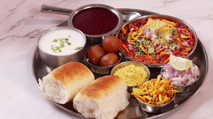 Aaj Kay Banavu Ya? - Madhura Special on JioTV