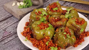 Aaj Kay Banavu Ya? - Madhura Special on Sony Marathi SD - past program