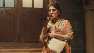 Bade Achhe Lagte Hain on SET HD - past program
