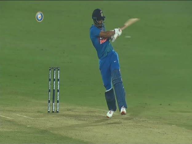 Six Rahul pulls right on JioTV