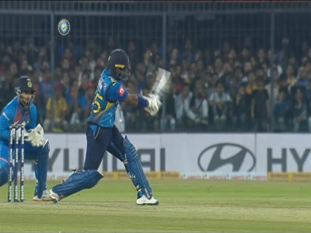 Perera play a reverse slap! on JioTV
