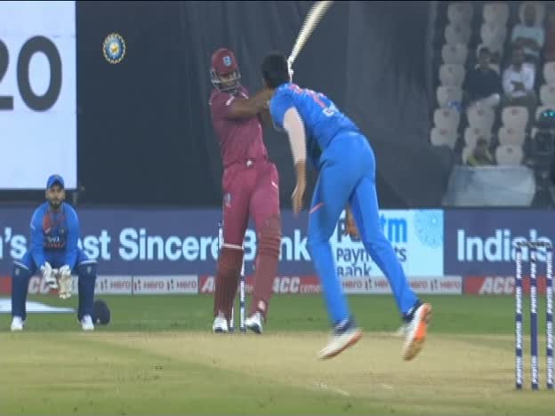Pollard hits FOUR to Dube!! on JioTV