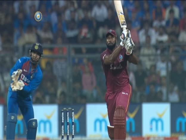 Again smashing six by pollard on JioTV