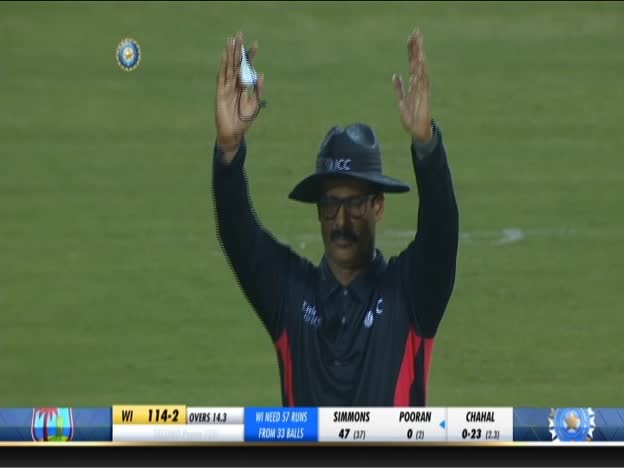 Pooran begins with a six! on JioTV