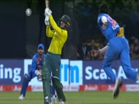 Another massive six by De Kock on JioTV