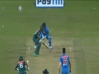 Mohammad Naim smashes a Four. on JioTV