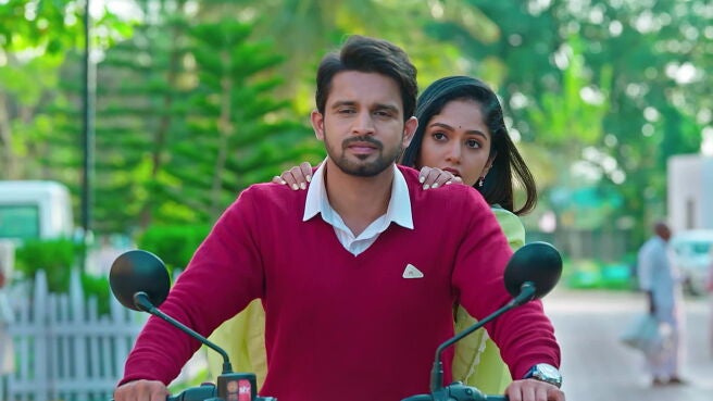 Karna season 1 episode 8 on Zee5