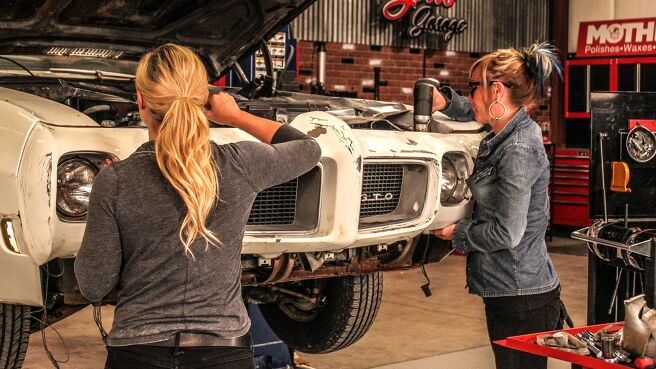 All Girls Garage season 3 episode 2 on Discovery Plus