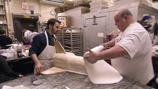 Cake Boss season 4 episode 13 on DiscoveryPlus