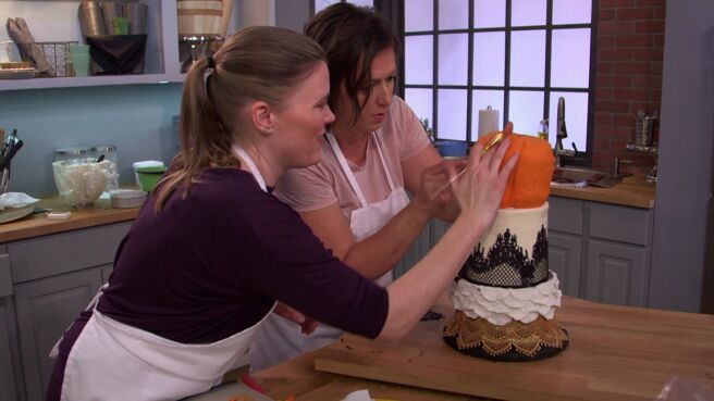 Buddy's Big Bakedown season 1 episode 12 on Discovery Plus