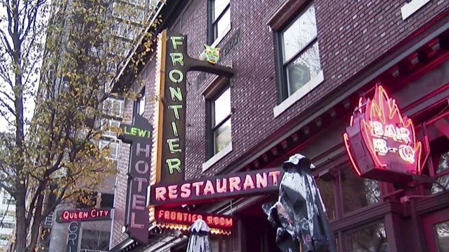 Man v. Food season 1 episode 11 on DiscoveryPlus