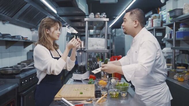 Star vs. Food: Malaysia season 1 episode 8 on Discovery Plus