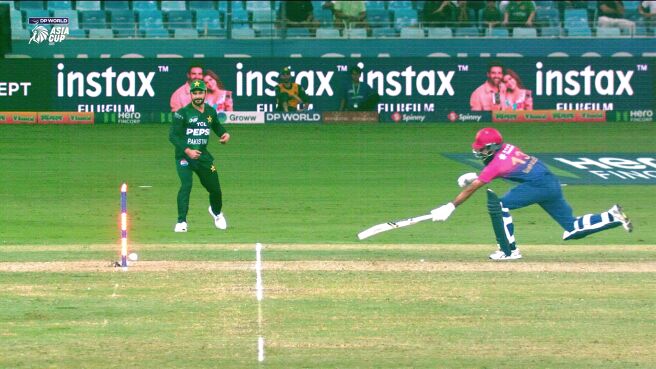 Wicket! Brilliant Direct Hit From Sahibzada Catches Simranjeet Short on Sony LIV