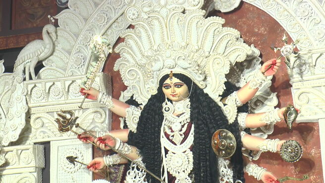 Pujo Parikrama season 1 episode 11 on Zee5