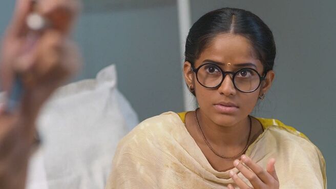 Savalyachi Janu Savali season 1 episode 9 on Zee5