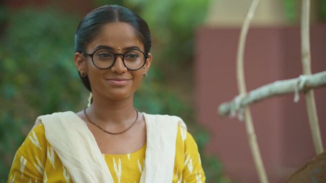 Savalyachi Janu Savali season 1 episode 8 on Zee5