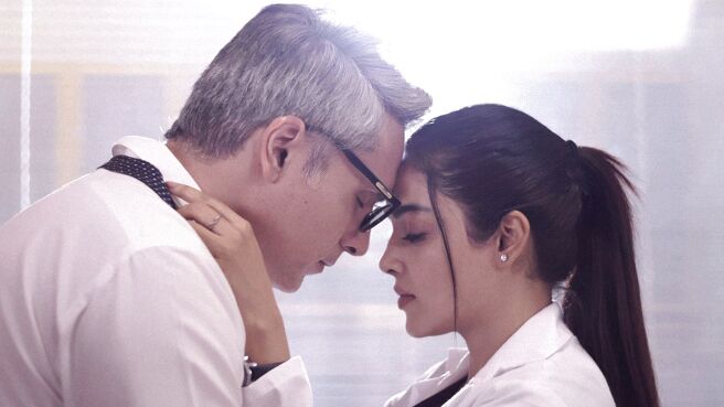 Hui Gumm Yaadein Ek Doctor, Do Zindagiyaan season 1 episode 41 on Sony LIV