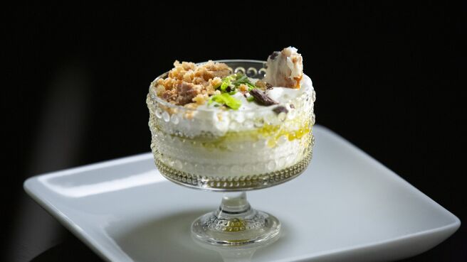 Chopped Sweets season 1 episode 10 on Discovery Plus