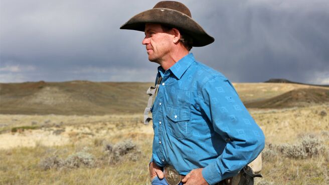 Dino Hunters season 1 episode 1 on Discovery Plus