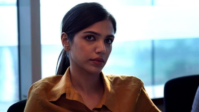 The Broken News season 1 episode 5 on Zee5