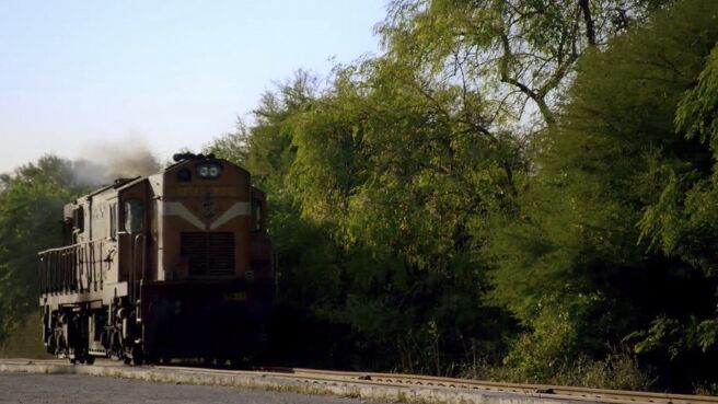 Mumbai Railway season 1 episode 4 on Discovery Plus