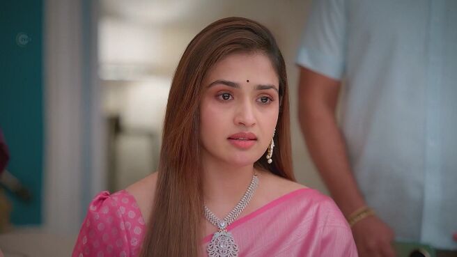 Ayali season 1 episode 3 on Zee5