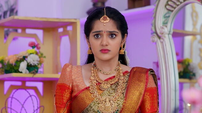 Kudumbasametham season 1 episode 45 on Zee5