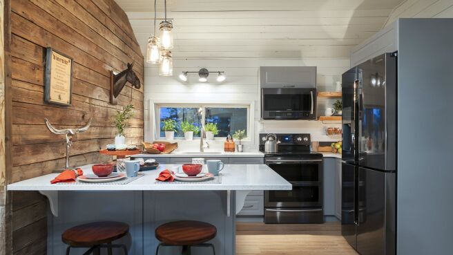 Property Brothers at Home on the Ranch season 2 episode 1 on Discovery Plus