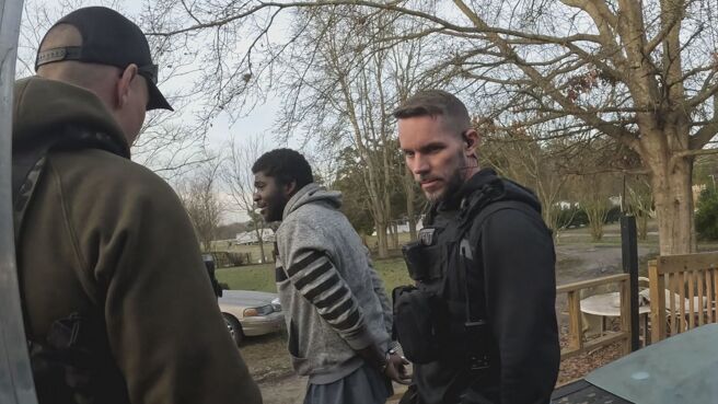 Bail Jumpers season 1 episode 3 on Discovery Plus