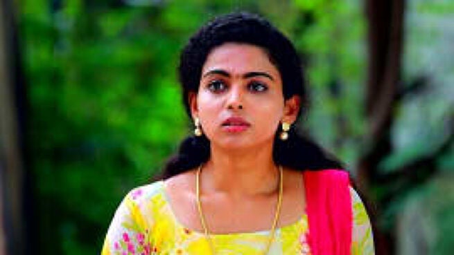Kannathil Muthamittal season 1 episode 332 on Zee5