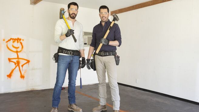 Celebrity IOU season 1 episode 1 on Discovery Plus