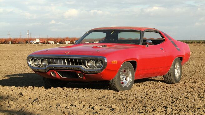 Roadkill Garage season 1 episode 13 on DiscoveryPlus