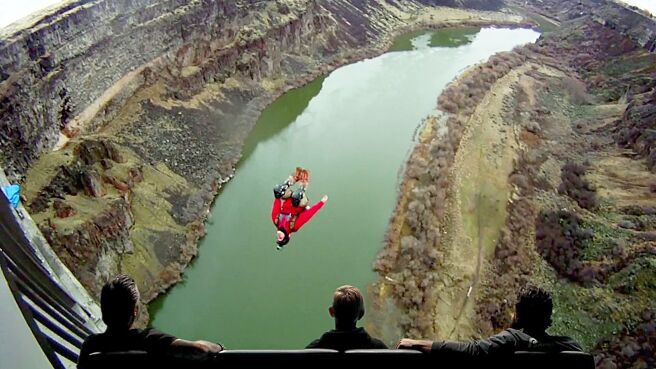 Fast N' Loud: Demolition Theater season 1 episode 7 on Discovery Plus