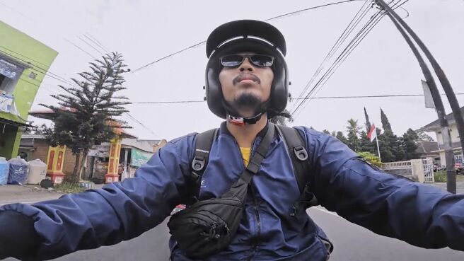 Dare to Ride season 1 episode 1 on Discovery Plus