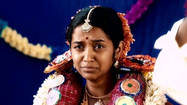 Ayali season 1 episode 6 on Zee5