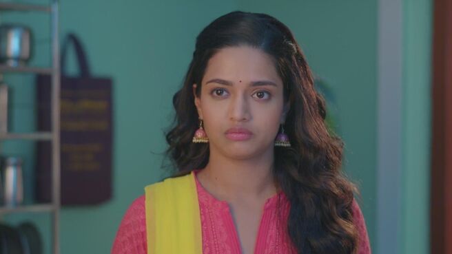 Navri Mile Hitlerla season 1 episode 15 on Zee5