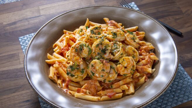 30 Minute Meals season 28 episode 10 on Discovery Plus