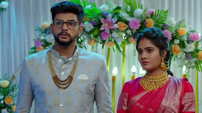 Smart Play - Jagadhatri season 1 episode 43 on Zee5