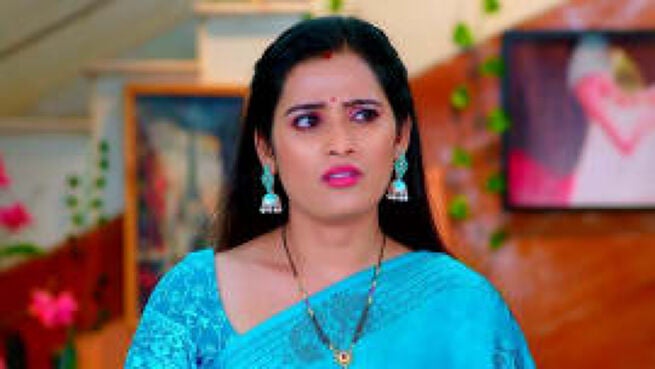 Trinayani season 1 episode 924 on Zee5