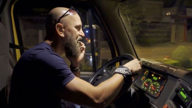 18 Wheels Across Vietnam season 1 episode 6 on Discovery Plus