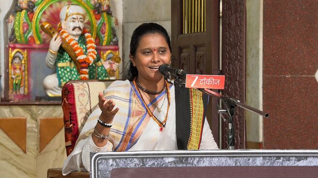 Gajar Kirtanacha Sohala Anandacha season 1 episode 36 on Zee5