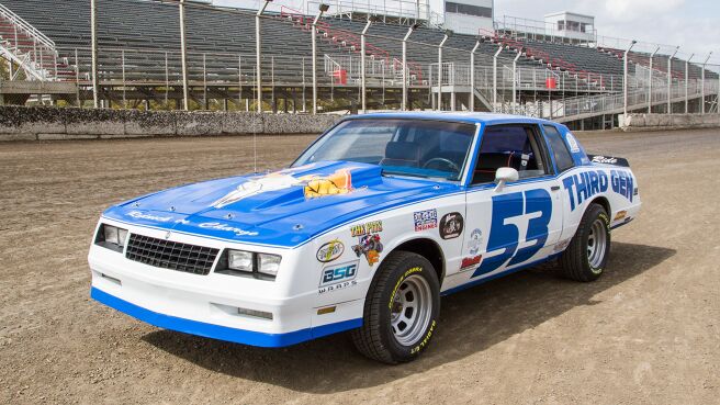 Dallas Car Sharks season 2 episode 23 on Discovery Plus