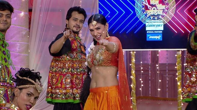 Ding Dong Dandiya season 1 episode 8 on Zee5