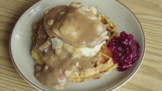 All-Star Best Thing I Ever Ate season 1 episode 8 on Discovery Plus